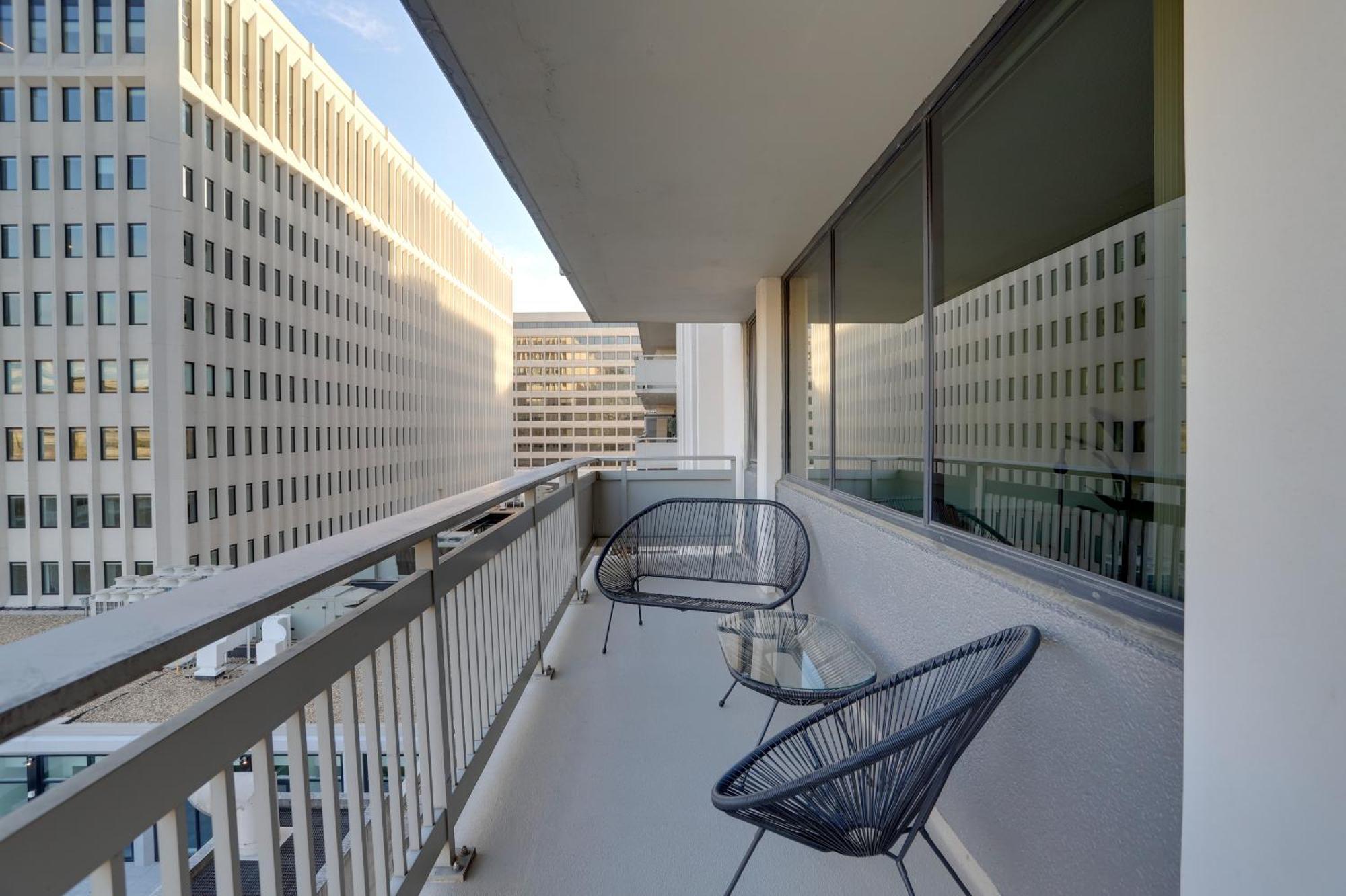 Stay With Style In This Apartment At Crystal City Arlington Exteriör bild