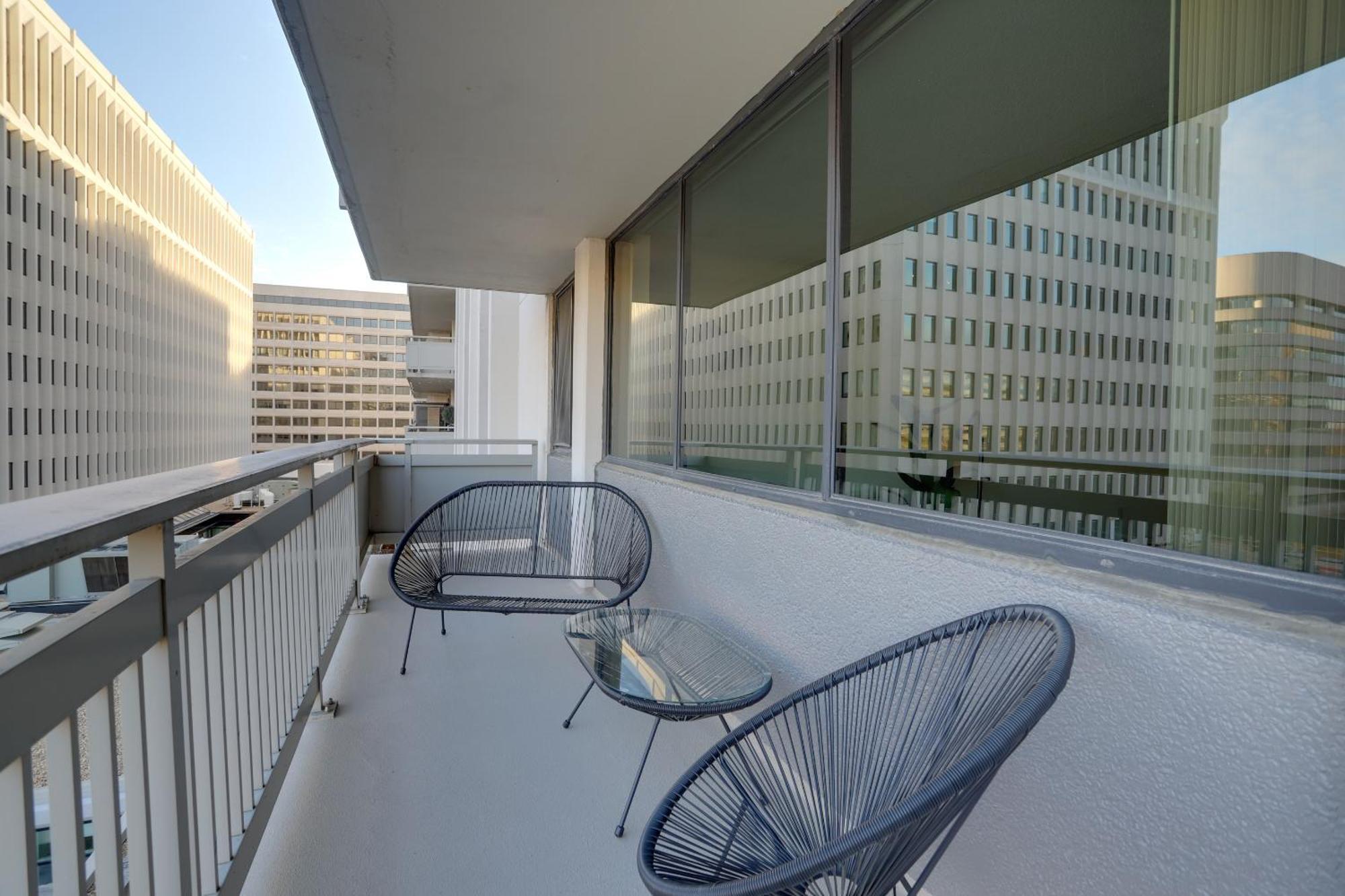 Stay With Style In This Apartment At Crystal City Arlington Exteriör bild