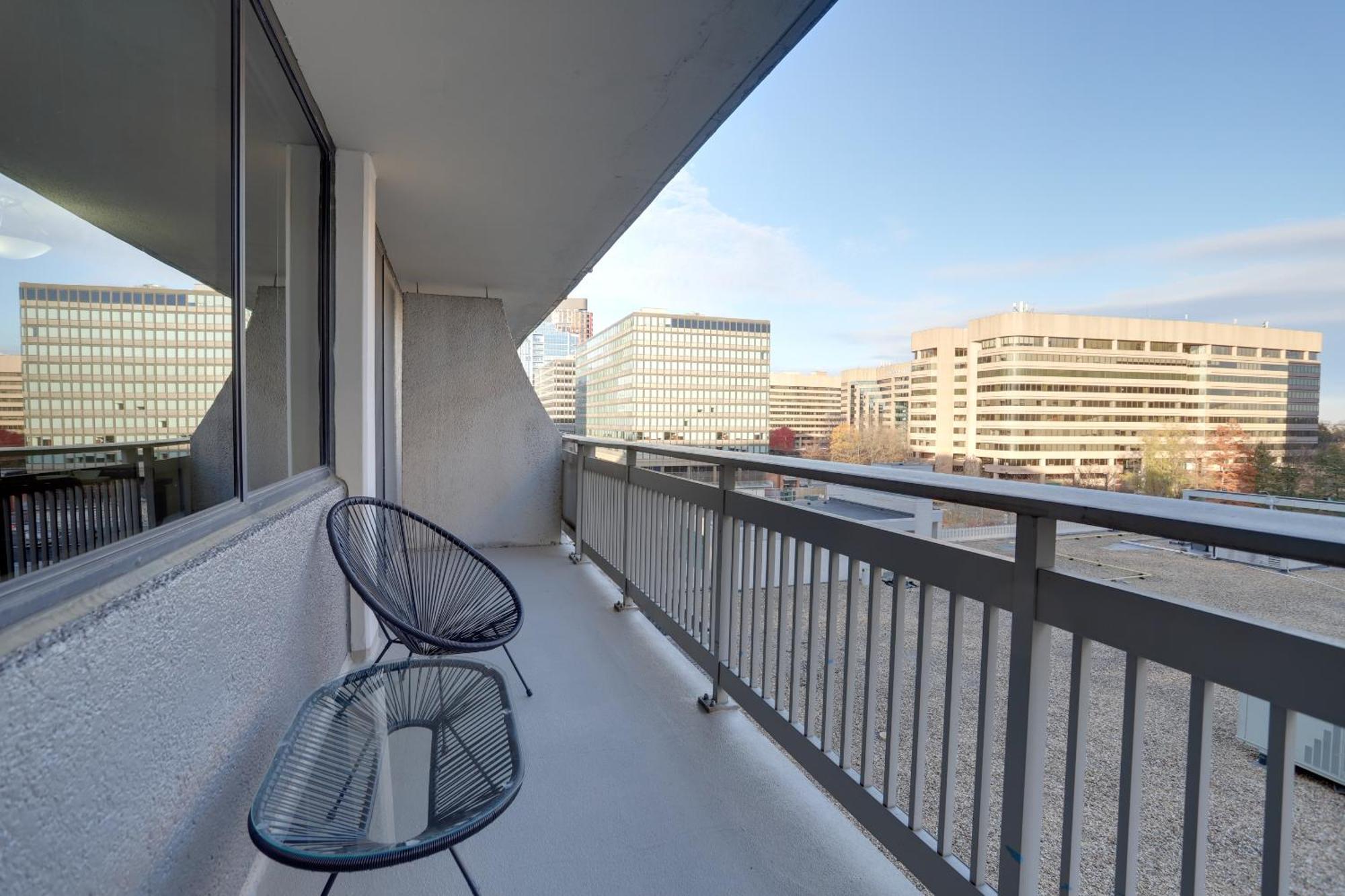 Stay With Style In This Apartment At Crystal City Arlington Exteriör bild