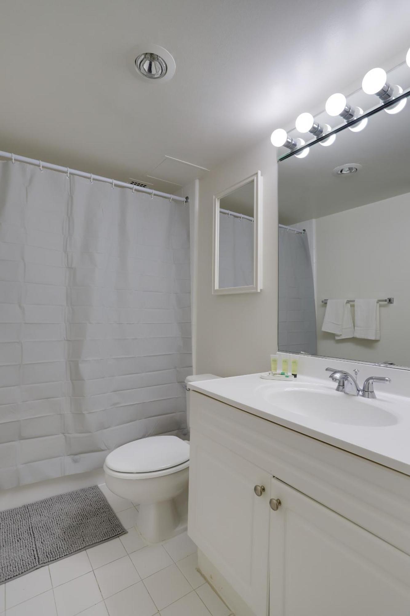 Stay With Style In This Apartment At Crystal City Arlington Exteriör bild